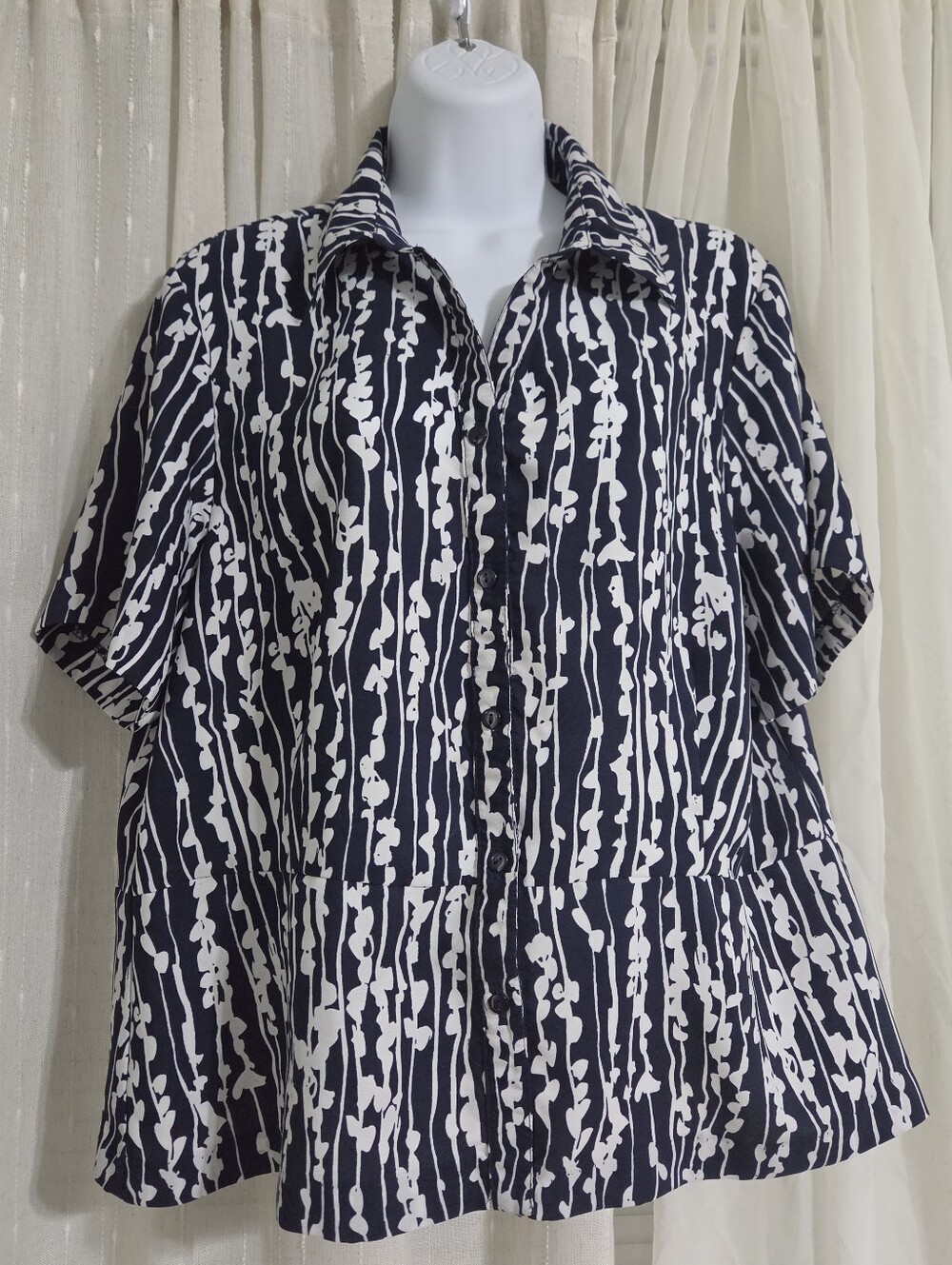 Southern Lady VTG Navy and White Printed Blouse